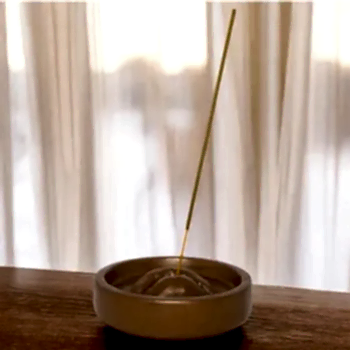 Dudak Figürlü Beton Tütsülük - Nefra